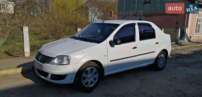 Седан Renault Logan 2012 в Чернівцях