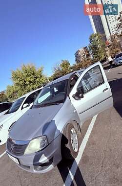 Седан Renault Logan 2010 в Днепре