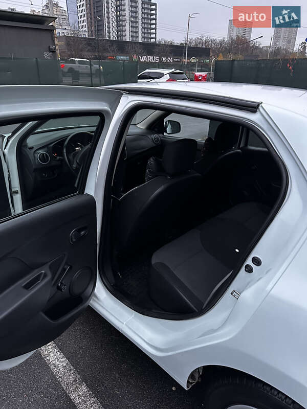 Седан Renault Logan 2016 в Киеве фото 8 Седан Renault Logan 2016 в Киеве