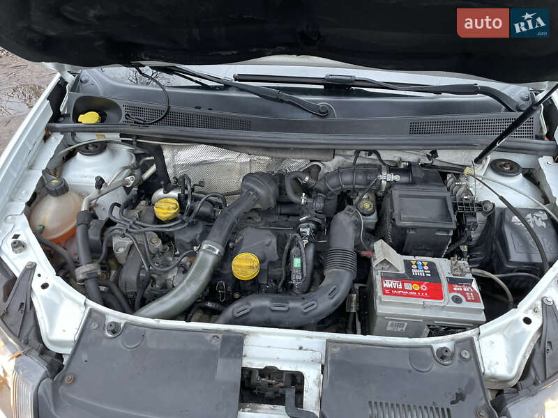 Универсал Renault Logan 2015 в Чернигове фото 12 Универсал Renault Logan 2015 в Чернигове