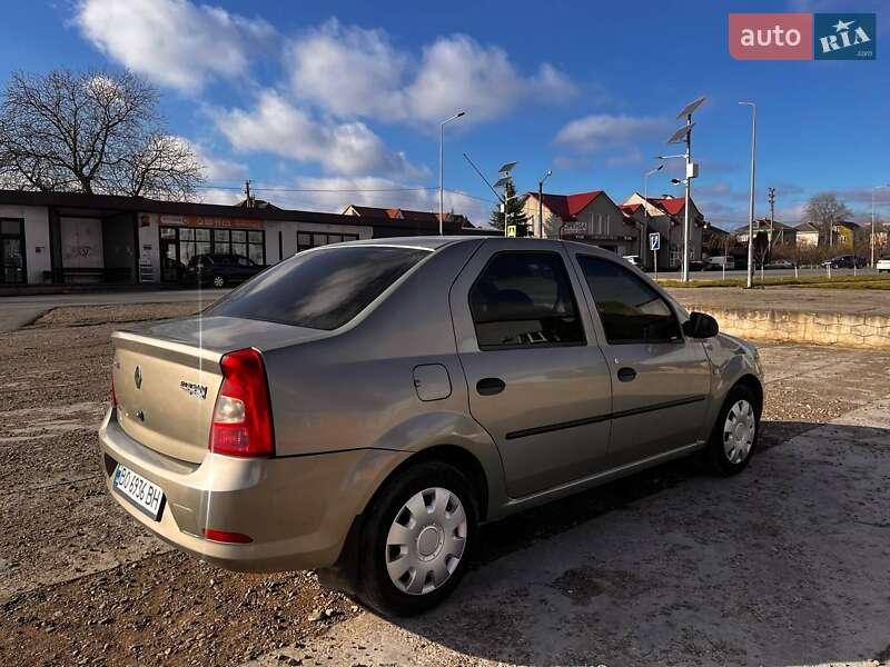 Седан Renault Logan 2010 в Залещиках