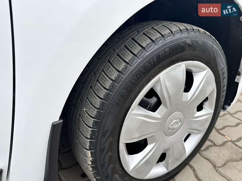 Седан Renault Logan 2017 в Львове