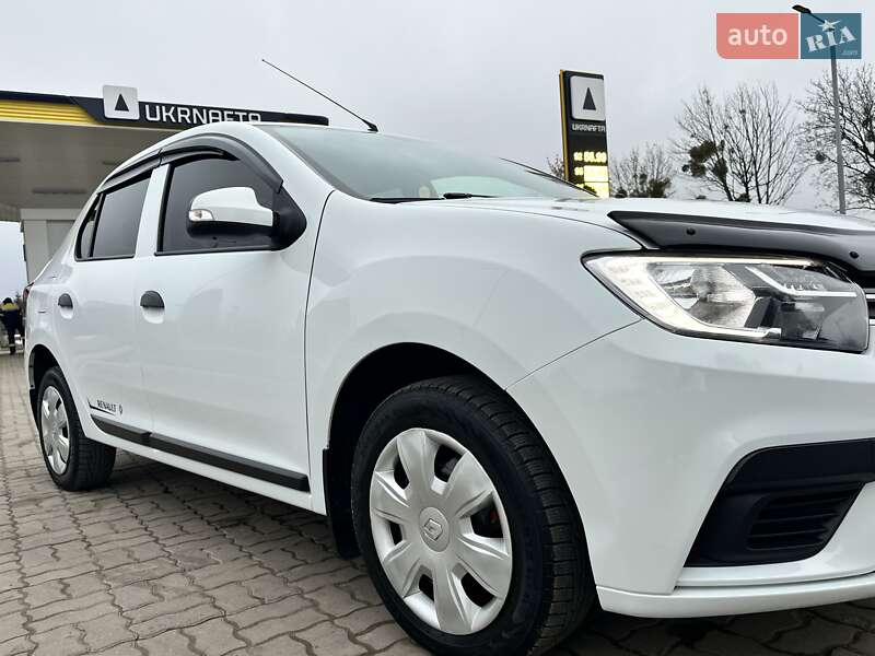 Седан Renault Logan 2017 в Львове