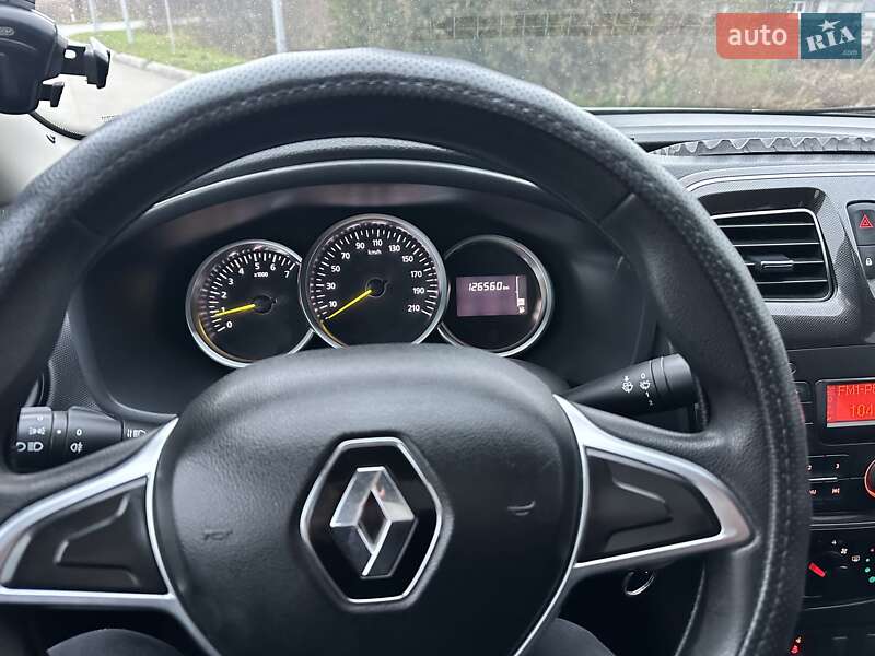 Седан Renault Logan 2017 в Львове