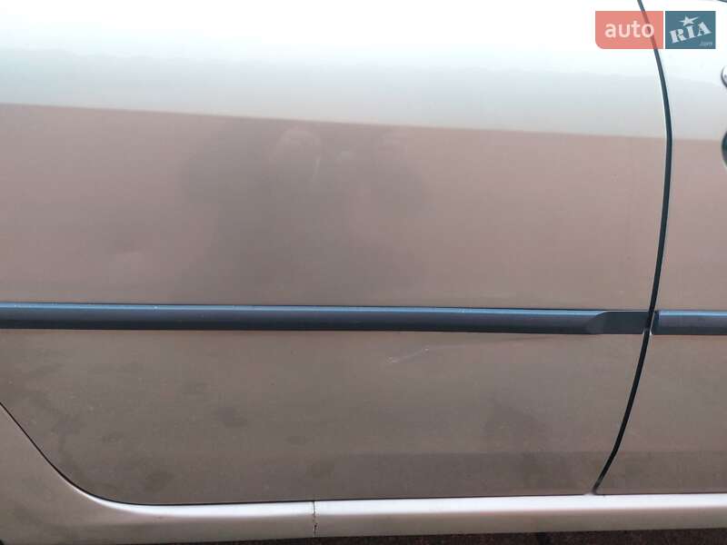 Седан Renault Logan 2009 в Харькове