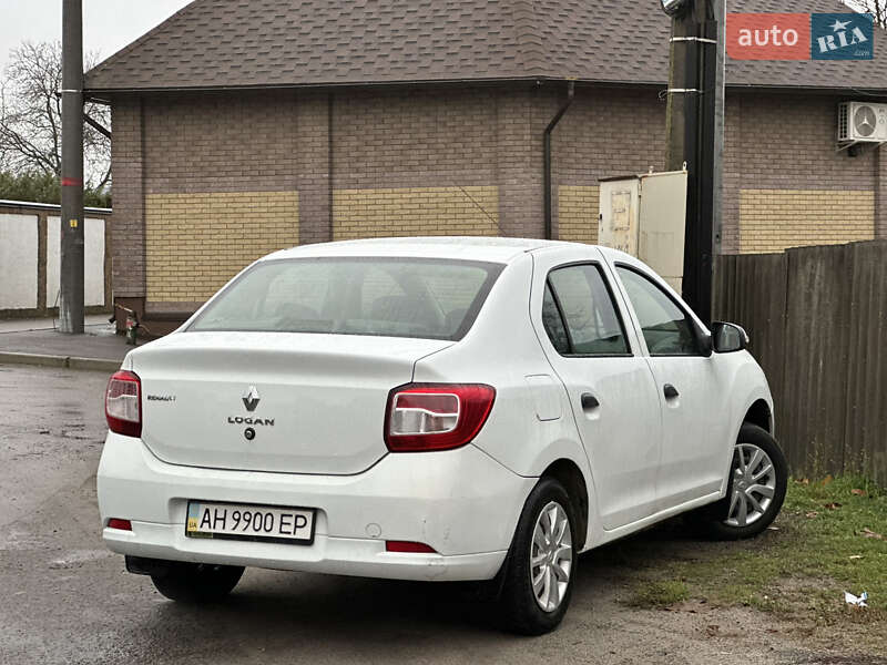 Седан Renault Logan 2013 в Прилуках
