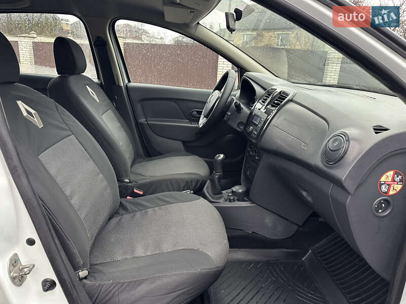 Седан Renault Logan 2013 в Прилуках