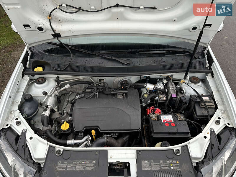 Седан Renault Logan 2013 в Прилуках