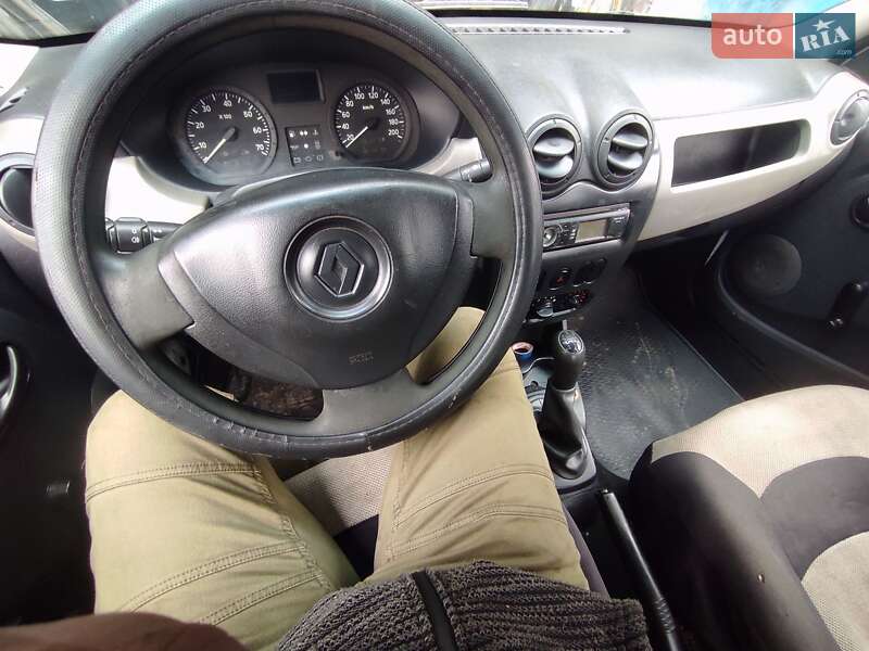 Седан Renault Logan 2010 в Житомире