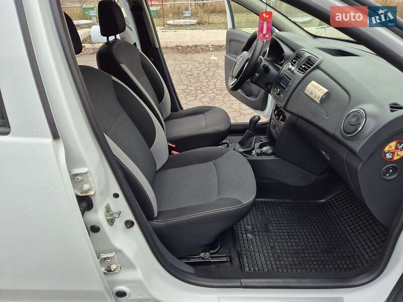 Седан Renault Logan 2016 в Запоріжжі фото 22 Седан Renault Logan 2016 в Запоріжжі