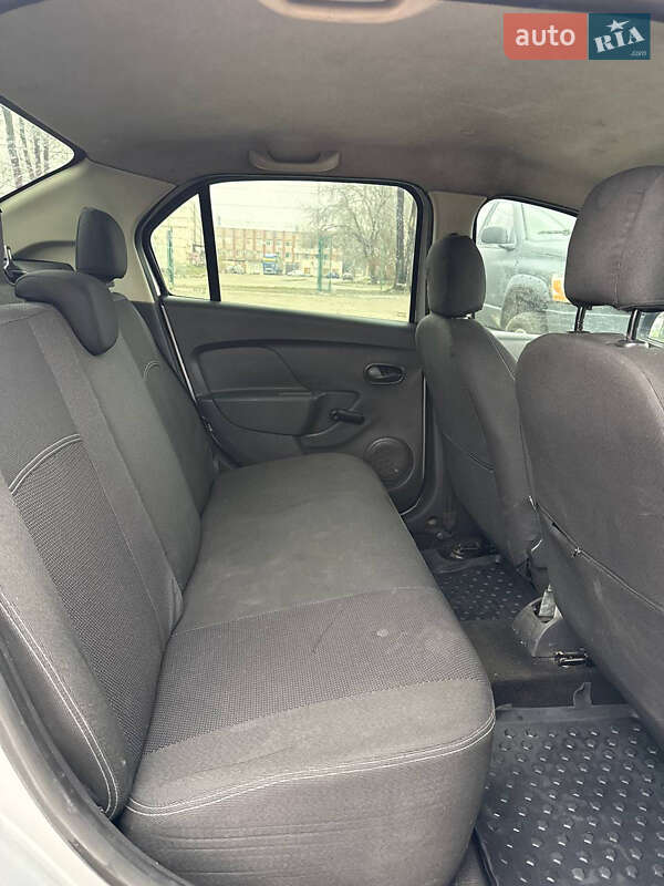 Седан Renault Logan 2013 в Запорожье