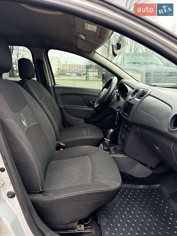 Седан Renault Logan 2013 в Запорожье