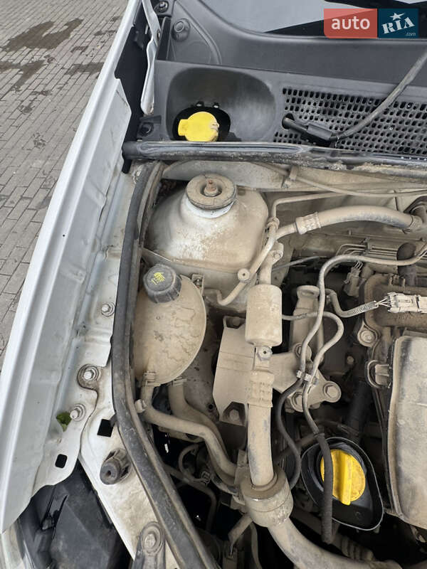 Седан Renault Logan 2015 в Черновцах фото 3 Седан Renault Logan 2015 в Черновцах