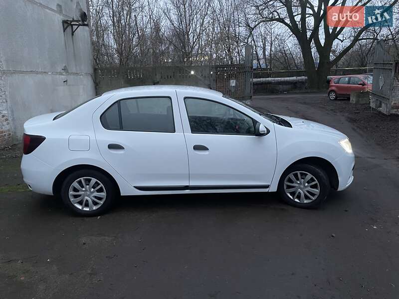 Седан Renault Logan 2017 в Чернигове