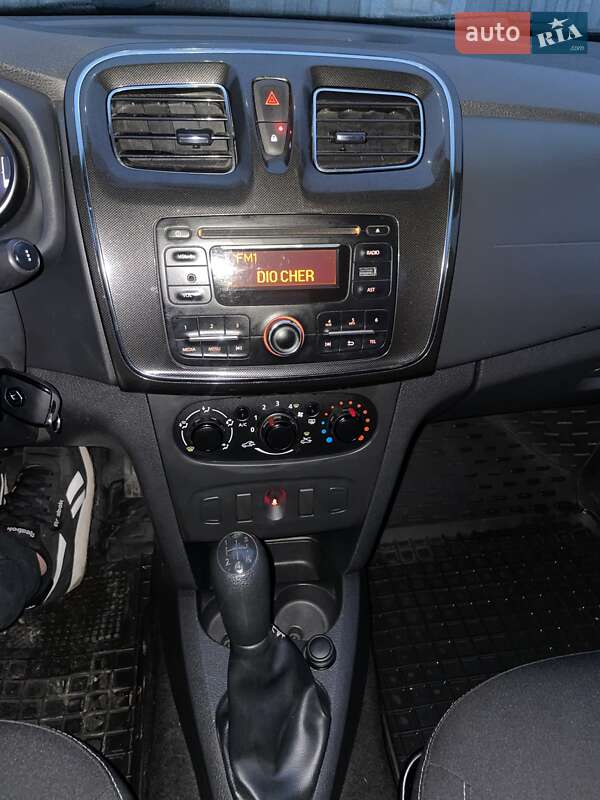 Седан Renault Logan 2017 в Чернигове