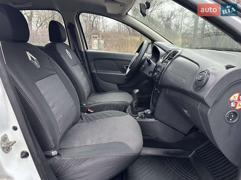 Седан Renault Logan 2013 в Прилуках