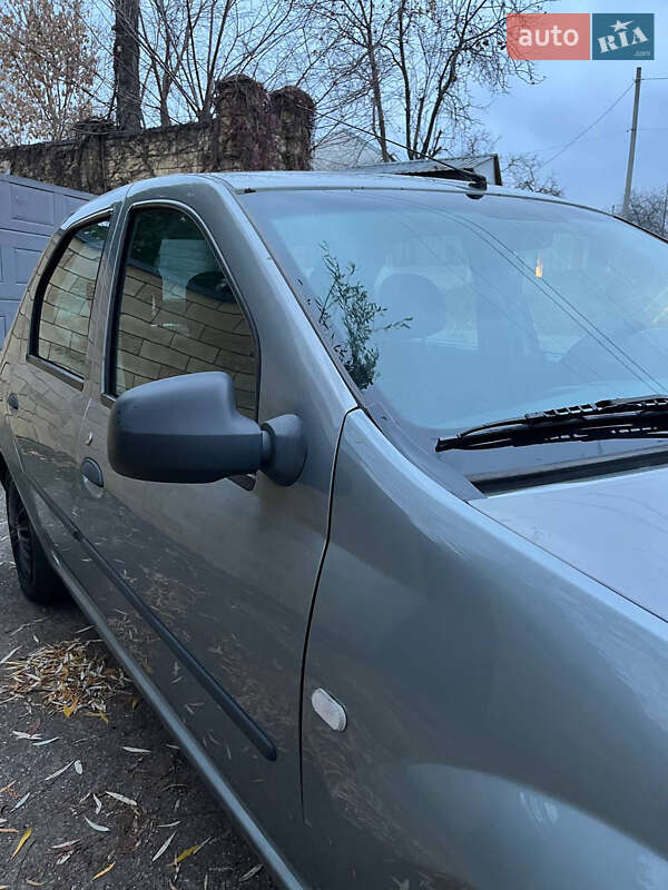 Седан Renault Logan 2010 в Киеве