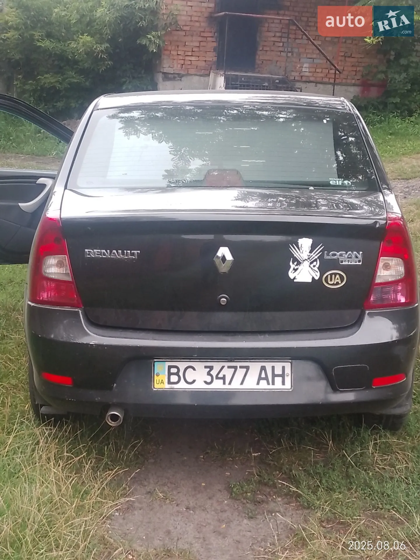 2010 Renault Logan - мініатюра 2