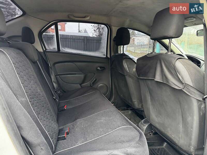 Седан Renault Logan 2015 в Киеве фото 23 Седан Renault Logan 2015 в Киеве