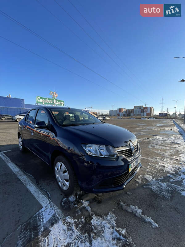 Седан Renault Logan 2013 в Луцке