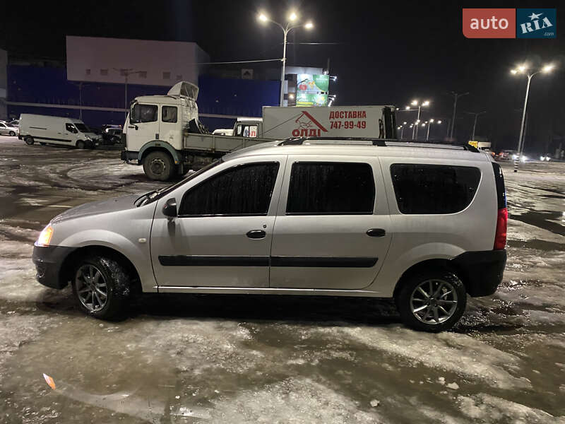 Универсал Renault Logan 2009 в Днепре