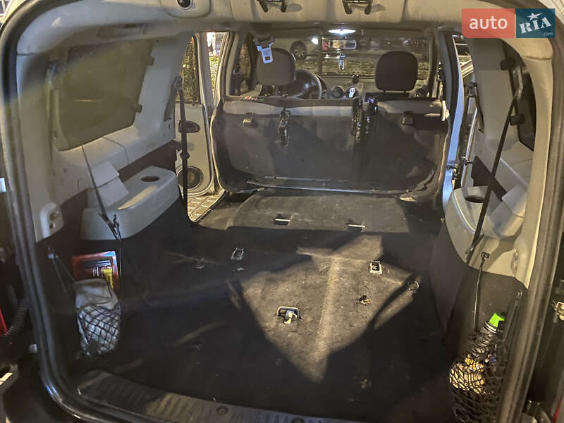 Универсал Renault Logan 2009 в Днепре