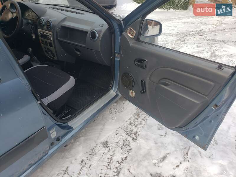 Универсал Renault Logan 2010 в Луцке