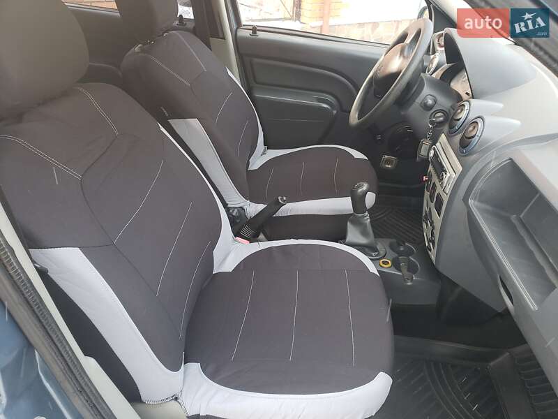 Универсал Renault Logan 2010 в Луцке