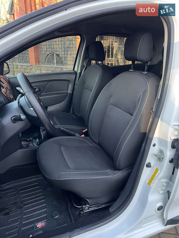 Седан Renault Logan 2017 в Одессе