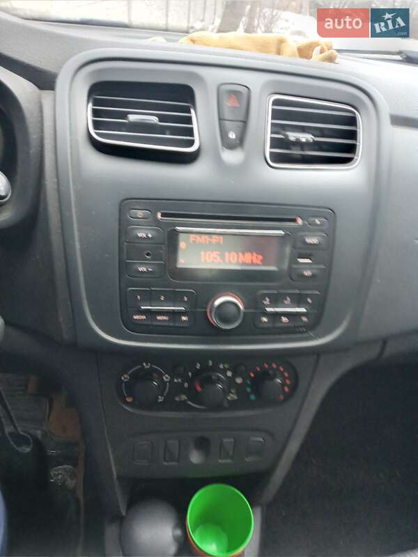 Седан Renault Logan 2015 в Знаменке