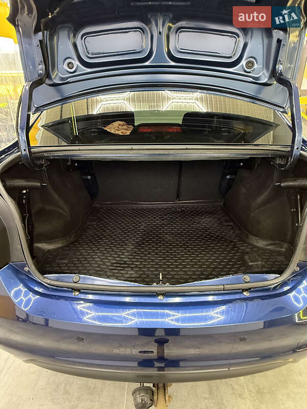 Седан Renault Logan 2019 в Днепре