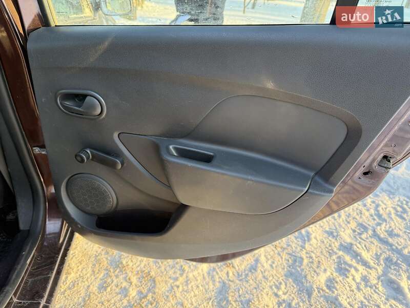 Седан Renault Logan 2017 в Киеве