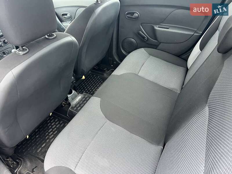 Седан Renault Logan 2015 в Кременчуге