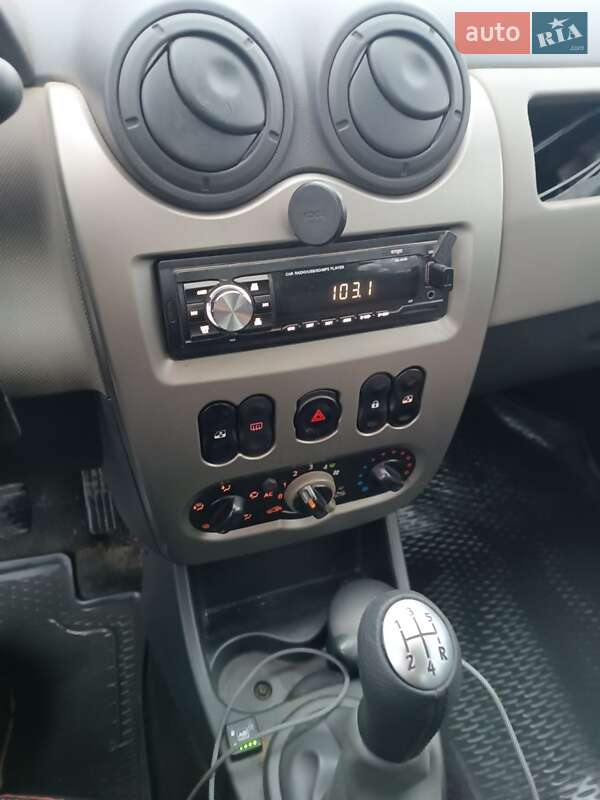 Седан Renault Logan 2011 в Запорожье