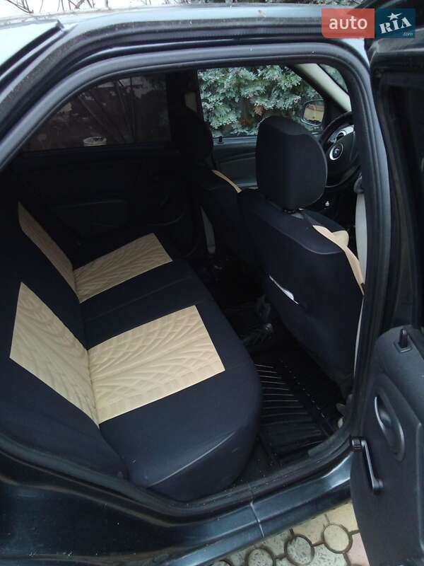 Седан Renault Logan 2012 в Ужгороді