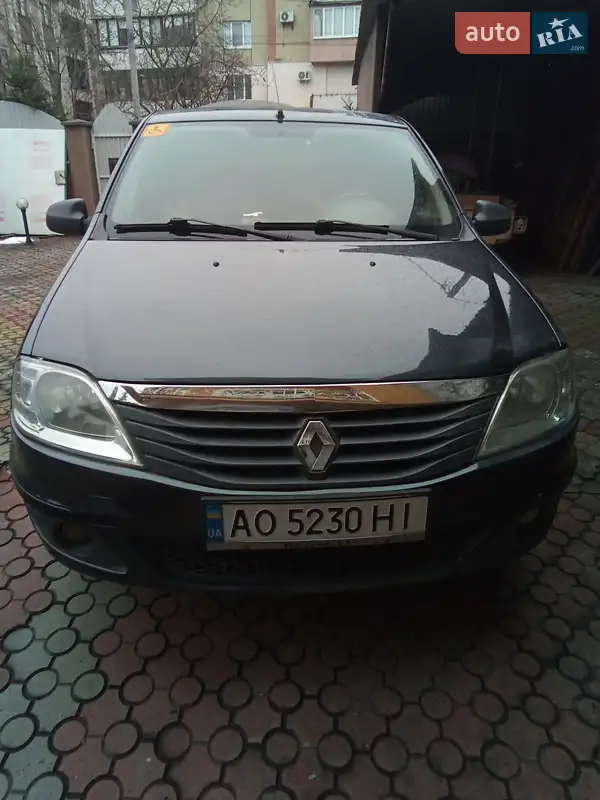 Renault Logan 2012