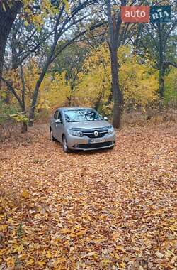 Седан Renault Logan 2015 в Вольнянске
