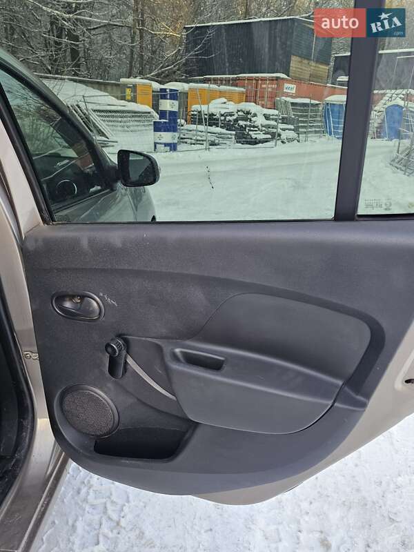 Универсал Renault Logan 2014 в Киеве