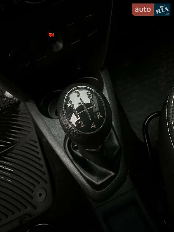 Седан Renault Logan 2016 в Дрогобичі