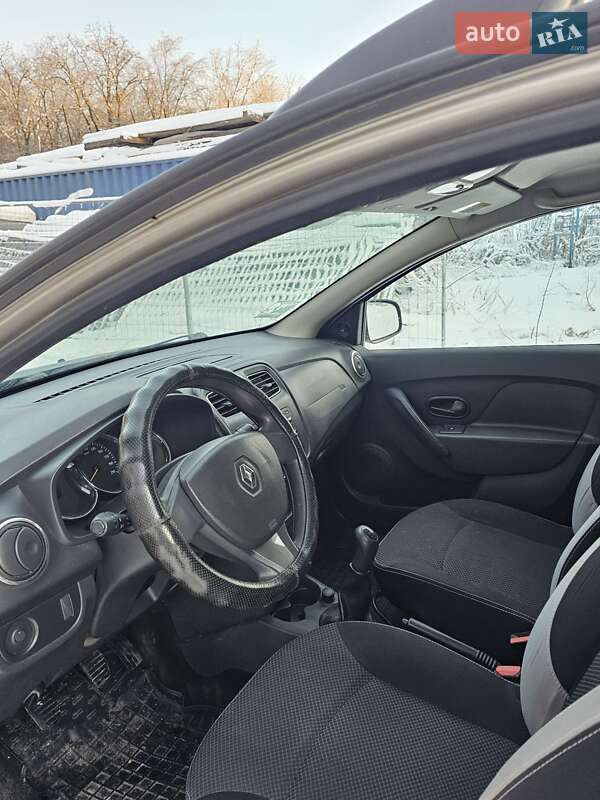 Универсал Renault Logan 2014 в Киеве фото 13 Универсал Renault Logan 2014 в Киеве