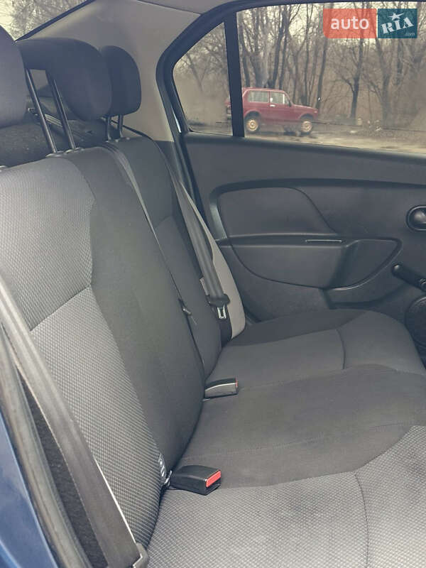 Седан Renault Logan 2016 в Дніпрі фото 4 Седан Renault Logan 2016 в Дніпрі