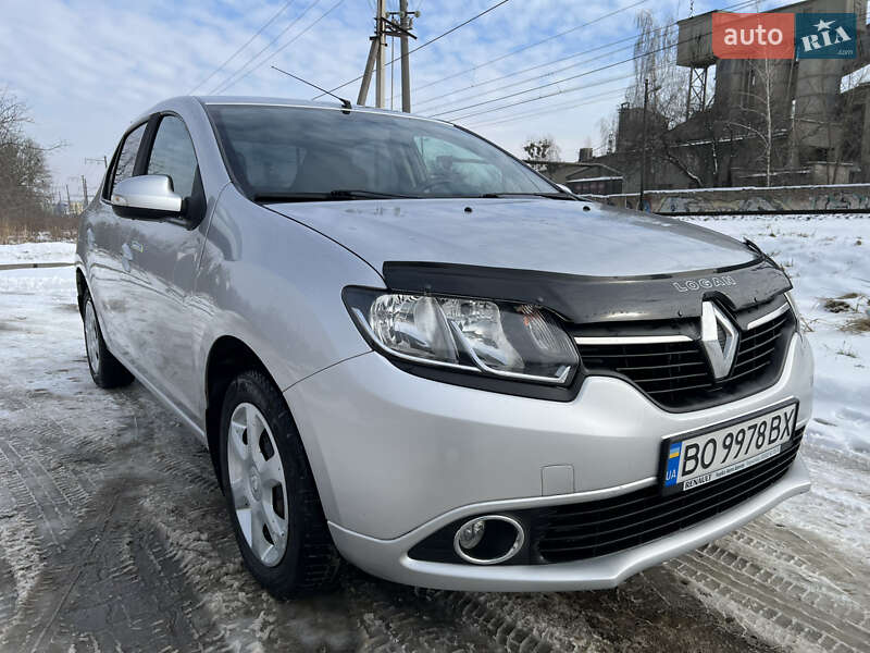 Седан Renault Logan 2013 в Львове
