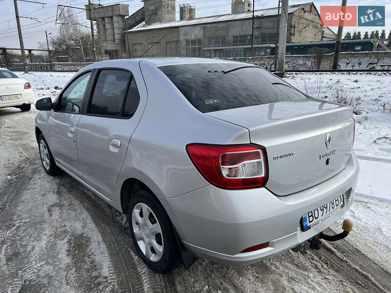 Седан Renault Logan 2013 в Львове
