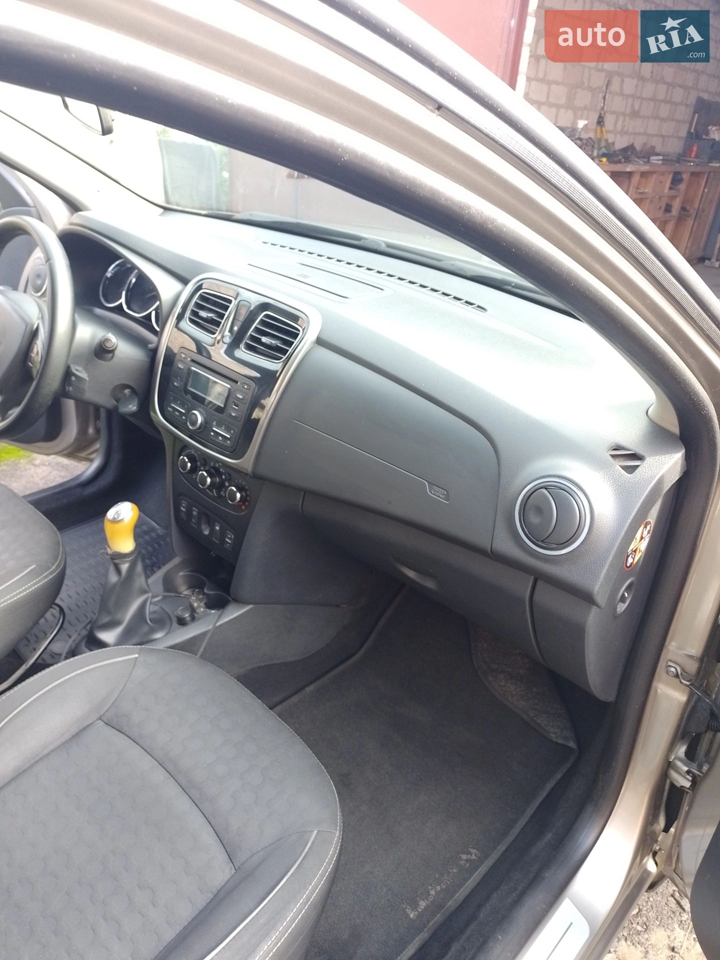 2014 Renault Logan - мініатюра 8
