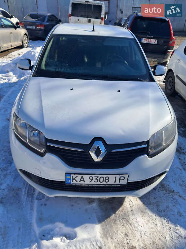 Седан Renault Logan 2016 в Львові