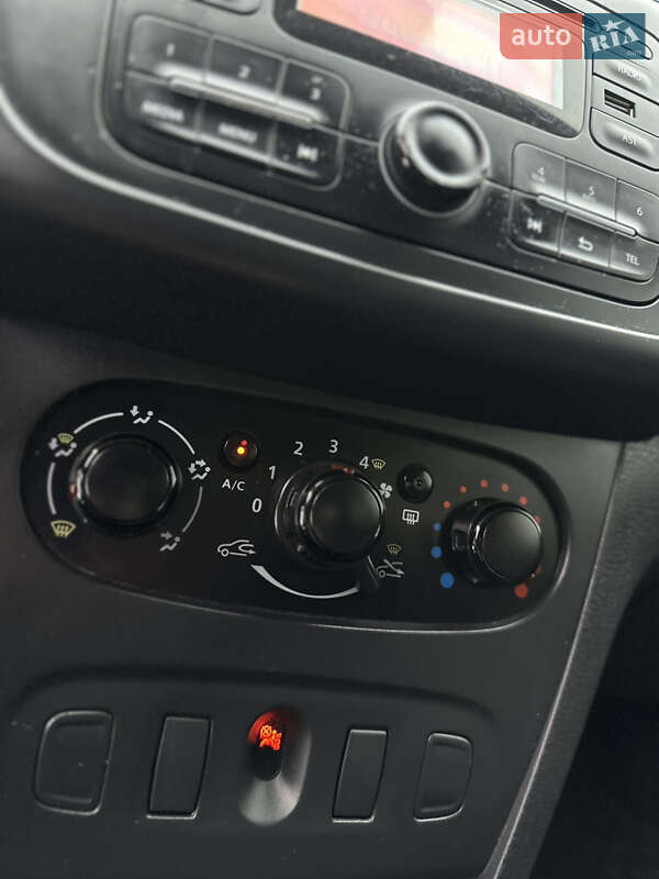 Седан Renault Logan 2016 в Дрогобыче