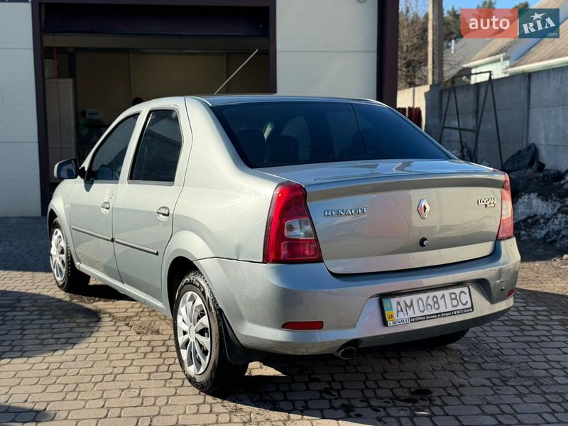 Седан Renault Logan 2010 в Житомире