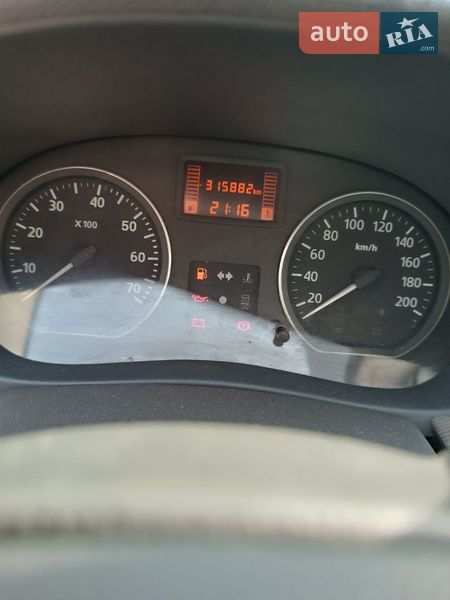 Седан Renault Logan 2010 в Днепре