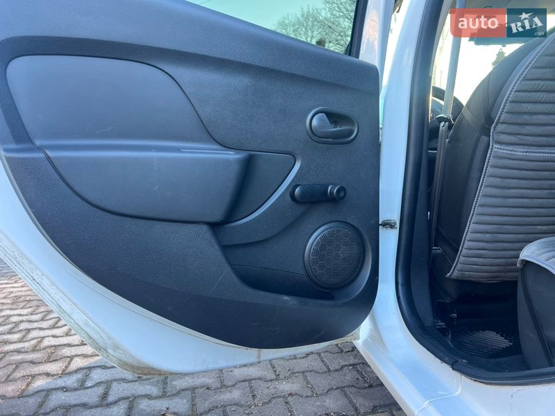 Седан Renault Logan 2015 в Миргороді