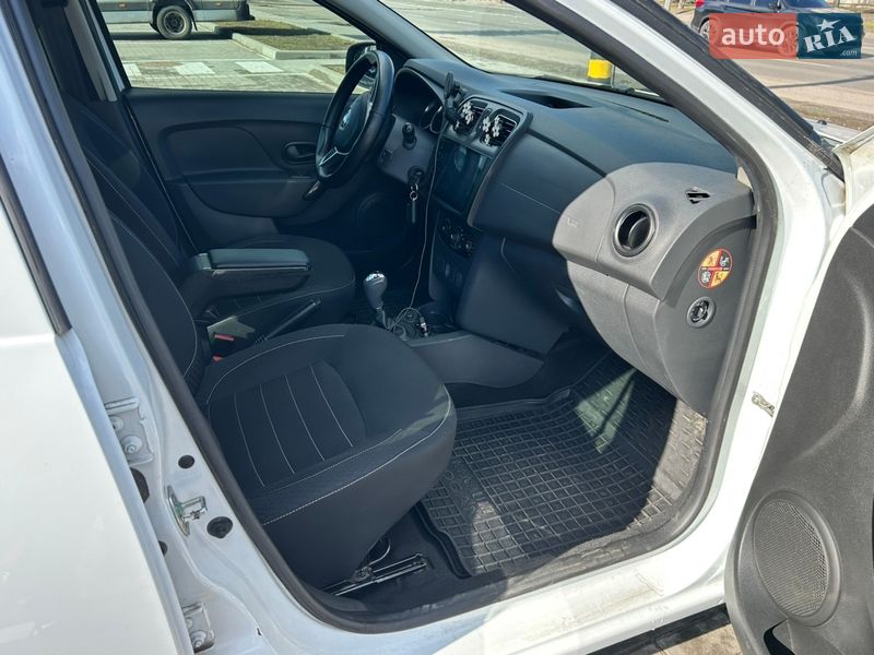 Седан Renault Logan 2021 в Черкасах